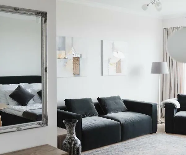 LuxLux Apartments Metro Slodowiec